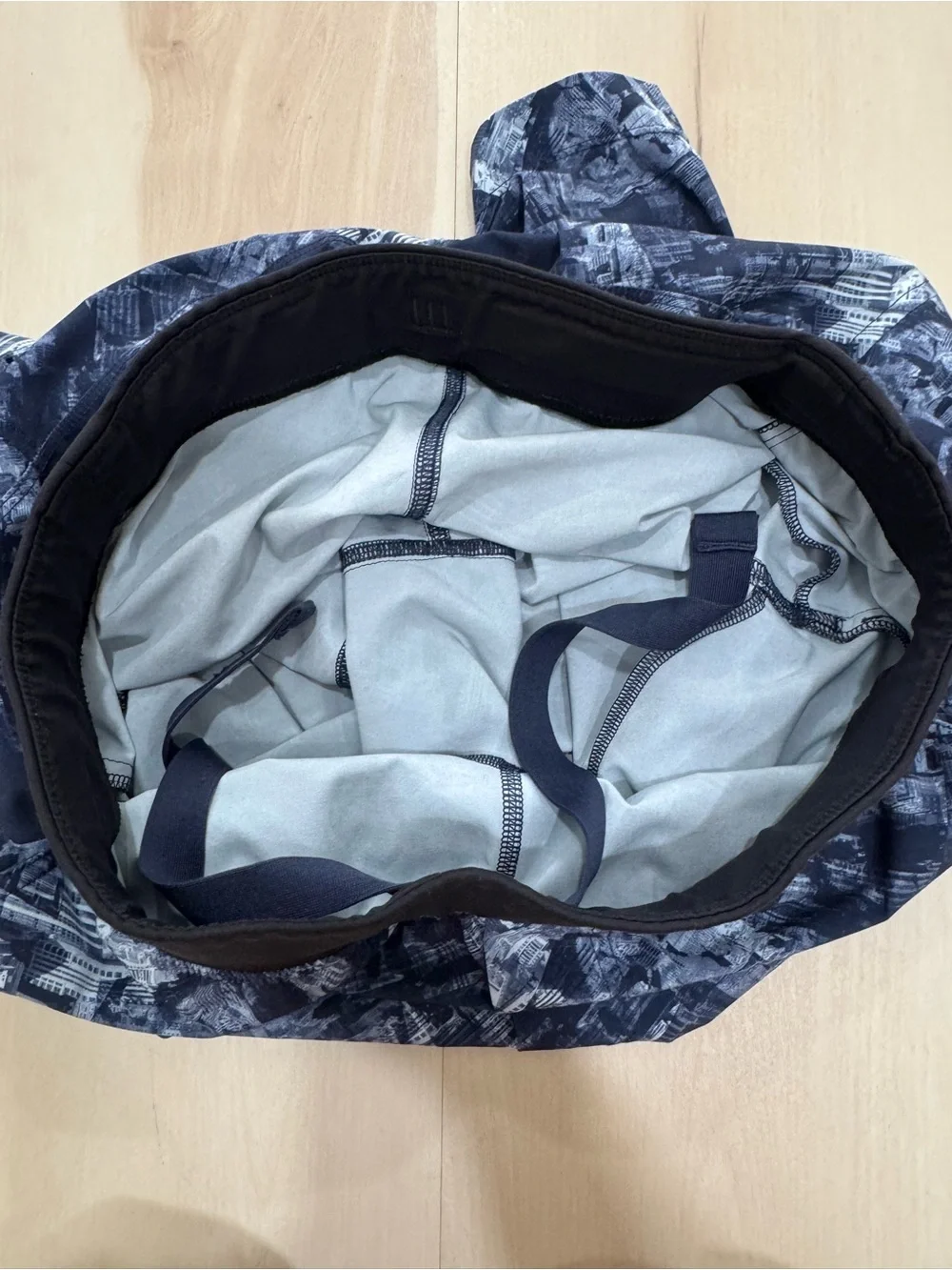 EUC Lululemon Core Shorts City Sights Caspian Blue Deep Navy Mens Large 11